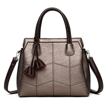 Carregar imagem no visualizador da galeria, Bolsa Luxuosa